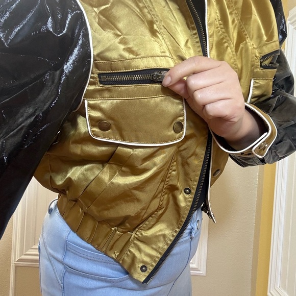 Stylish Gold and Black Bomber Jacket - Picture 4 of 7